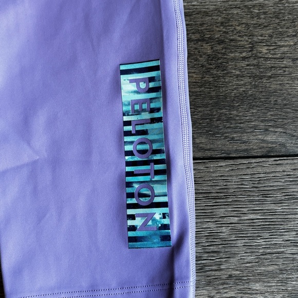 NWT Peloton Essential Mid Rise Capri Leggings Tights Lavender Purple Sz small - Picture 9 of 10